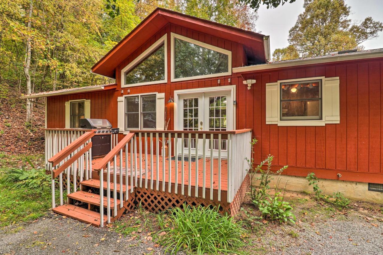 Rustic Red Cabin With Deck In Maggie Valley Club! Vila Exterior foto