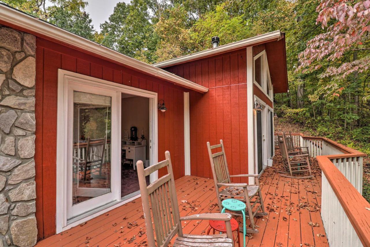 Rustic Red Cabin With Deck In Maggie Valley Club! Vila Exterior foto