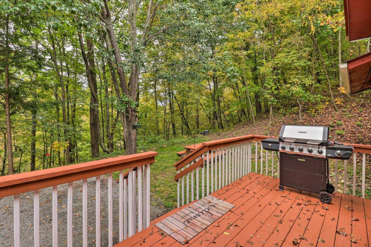 Rustic Red Cabin With Deck In Maggie Valley Club! Vila Exterior foto